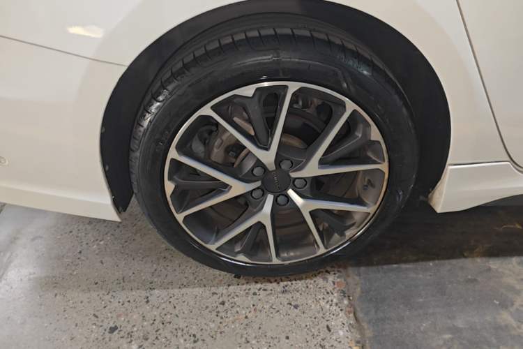 Used Lynk & Co 03 2018 1.5TD DCT JingPro Edition China V Standard Right Rear Wheel Hub