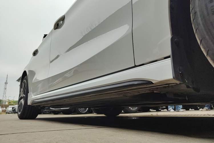 Used Lynk & Co 03 2018 1.5TD DCT JingPro Edition China V Standard Right Side Sill