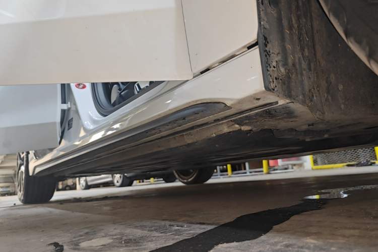 Used Lynk & Co 03 2018 1.5TD DCT JingPro Edition China V Standard Right Side Sill