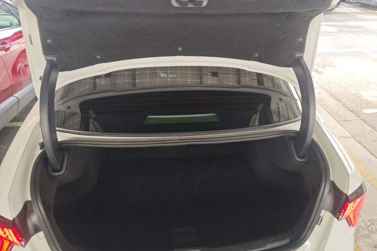 Used Lynk & Co 03 2018 1.5TD DCT Version China V Standard Trunk