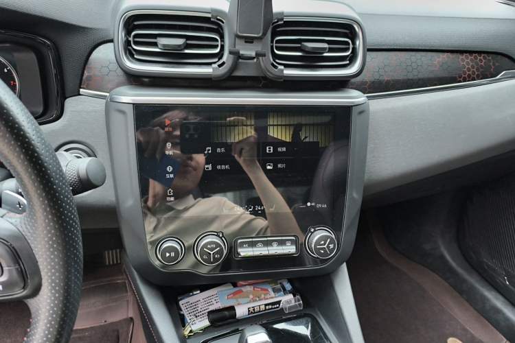 Used Lynk & Co 03 2019 1.5TD DCT Sport Edition China VI Standard Audio And AC Panel