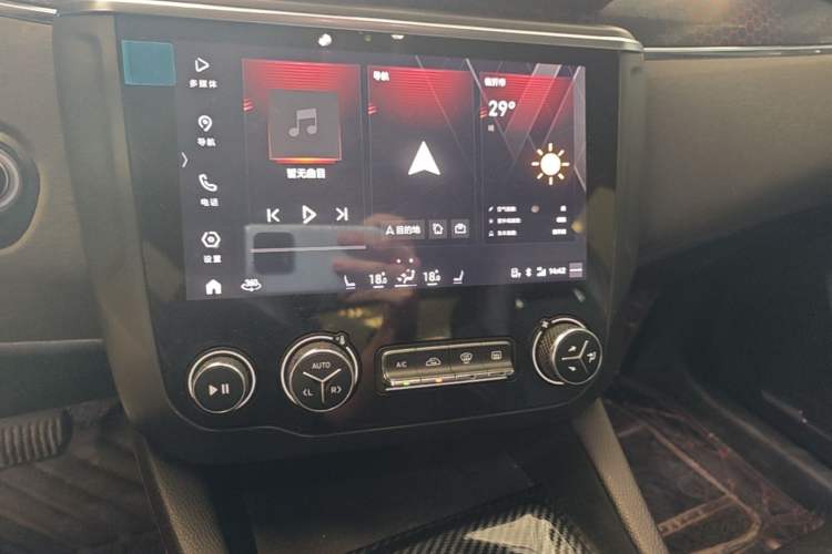 Used Lynk & Co 03 2019 1.5TD DCT JingPro Edition China VI Standard Audio And AC Panel