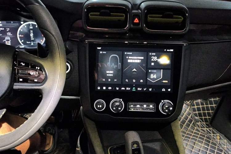 Used Lynk & Co 03 2019 03+ 2.0TD Automatic Wind-Chasing Edition Audio And AC Panel