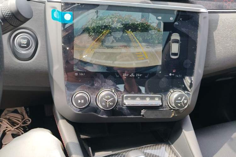 Used Lynk & Co 03 2019 2.0TD Automatic Trend Edition Audio And AC Panel