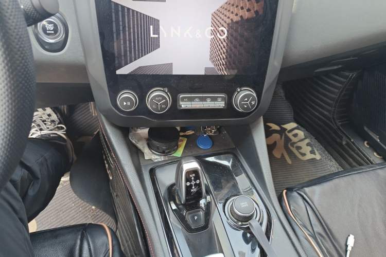 Used Lynk & Co 03 2019 1.5TD DCT JingPro Edition China VI Standard Audio And AC Panel