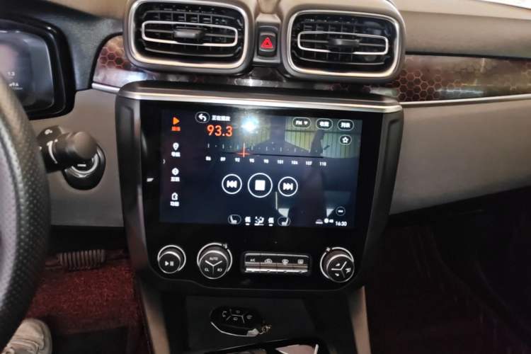 Used Lynk & Co 03 2019 2.0TD Automatic Trend Edition Audio And AC Panel