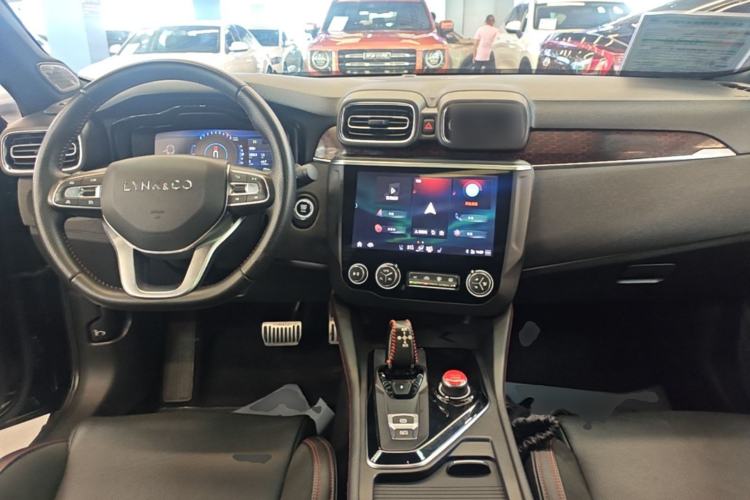 Used Lynk & Co 03 2019 2.0TD Automatic Jing Pro Edition Center Console