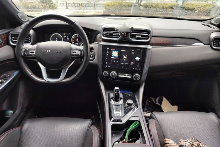 Used Lynk & Co 03 2019 2.0TD Automatic Jing Pro Edition Center Console