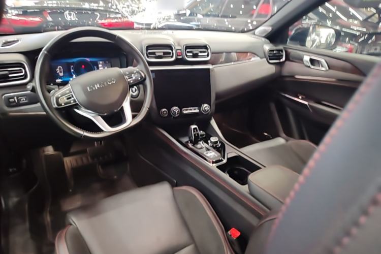 Used Lynk & Co 03 2019 2.0TD Automatic Jing Pro Edition Center Console