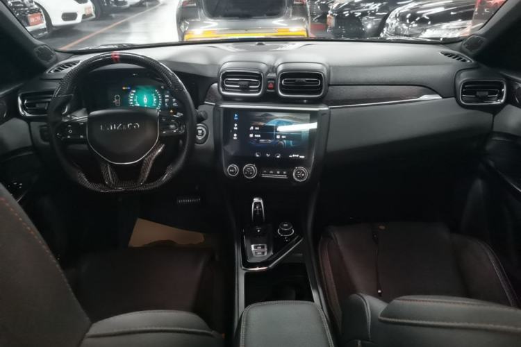 Used Lynk & Co 03 2019 2.0TD Automatic Trend Edition Center Console