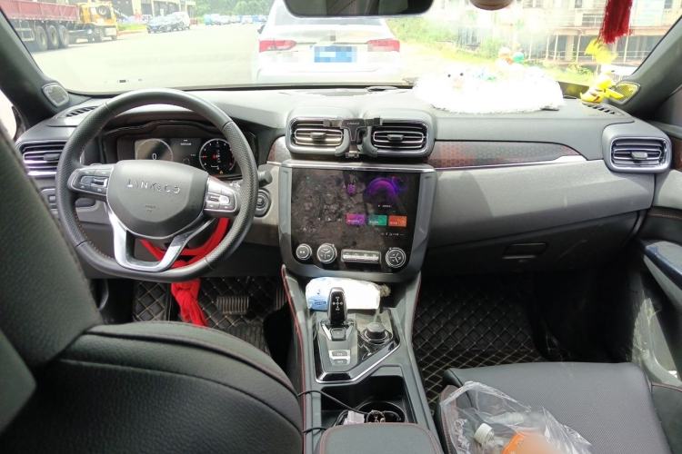 Used Lynk & Co 03 2019 1.5TD DCT JingPro Edition China VI Standard Center Console