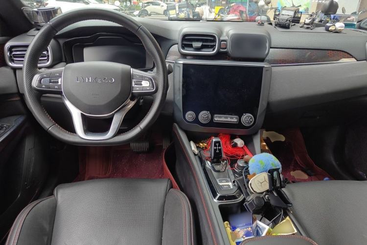 Used Lynk & Co 03 2019 2.0TD Automatic Jing Pro Edition Center Console
