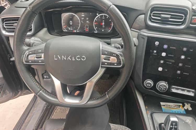 Used Lynk & Co 03 2019 1.5TD DCT JingPro Edition China VI Standard Center Console