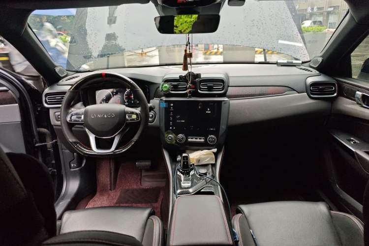 Used Lynk & Co 03 2019 1.5TD DCT JingPro Edition China VI Standard Center Console