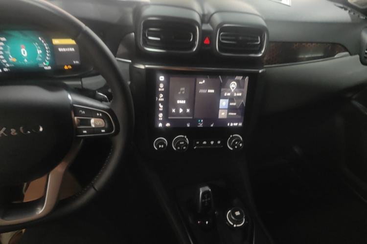 Used Lynk & Co 03 2019 2.0TD Automatic Jing Pro Edition Center Console