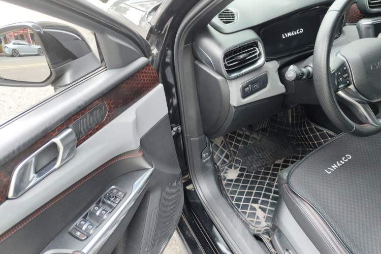 Used Lynk & Co 03 2019 2.0TD Automatic Trend Edition Driver Seat