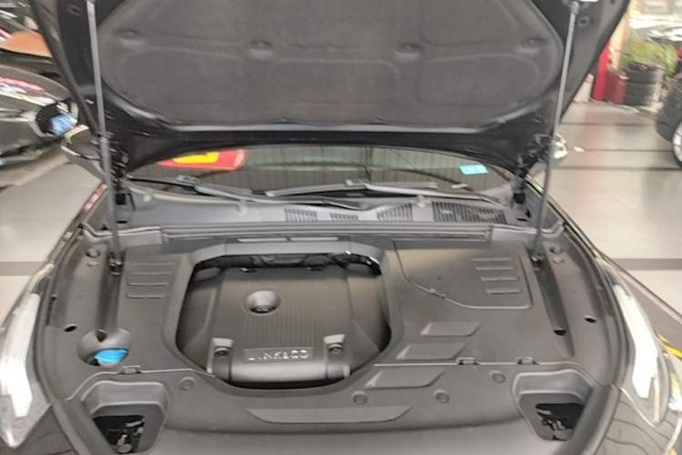 Used Lynk & Co 03 2019 2.0TD Automatic Jing Pro Edition Engine Bay