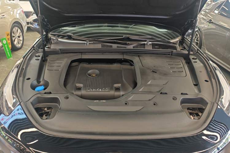 Used Lynk & Co 03 2019 2.0TD Automatic Jing Pro Edition Engine Bay