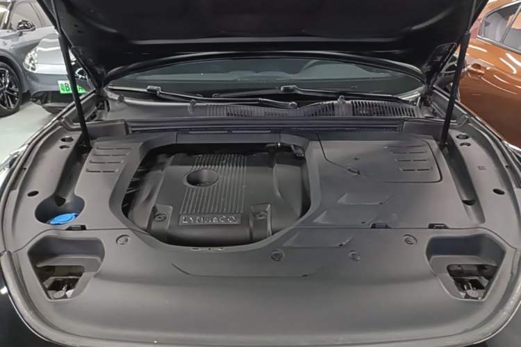 Used Lynk & Co 03 2019 2.0TD Automatic Trend Edition Engine Bay