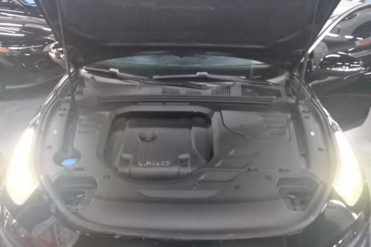 Used Lynk & Co 03 2019 2.0TD Automatic Trend Edition Engine Bay
