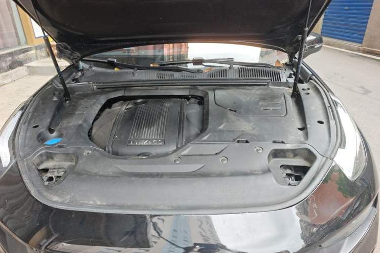 Used Lynk & Co 03 2019 1.5TD DCT JingPro Edition China VI Standard Engine Bay