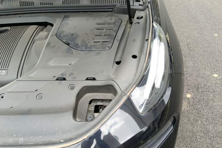 Used Lynk & Co 03 2019 1.5TD DCT JingPro Edition China VI Standard Engine Bay Left