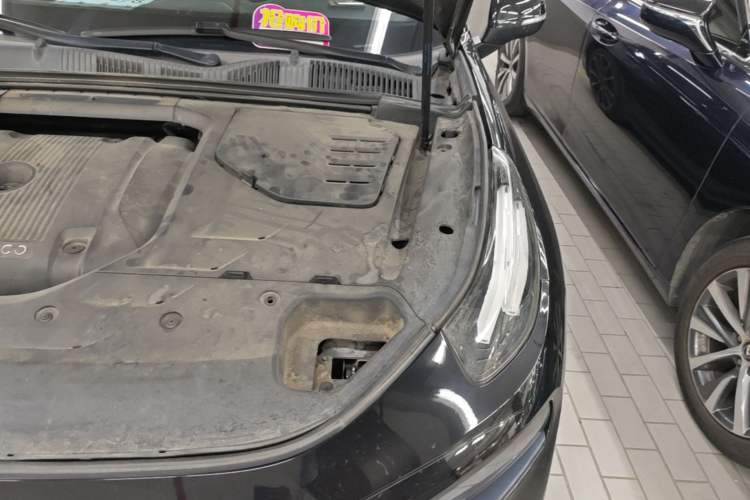 Used Lynk & Co 03 2019 2.0TD Automatic Trend Edition Engine Bay Left