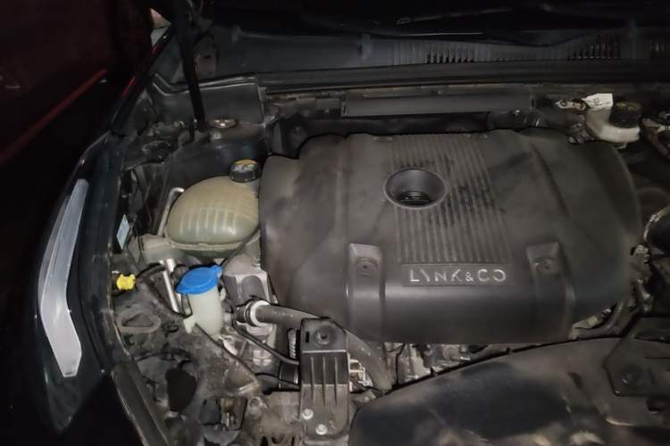 Used Lynk & Co 03 2019 2.0TD Automatic Jing Pro Edition Engine Bay Right