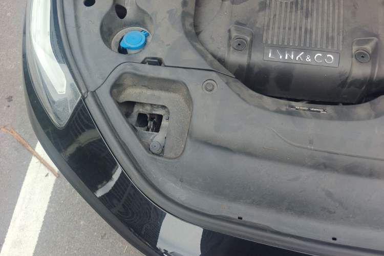 Used Lynk & Co 03 2019 2.0TD Automatic Jing Pro Edition Engine Bay Right