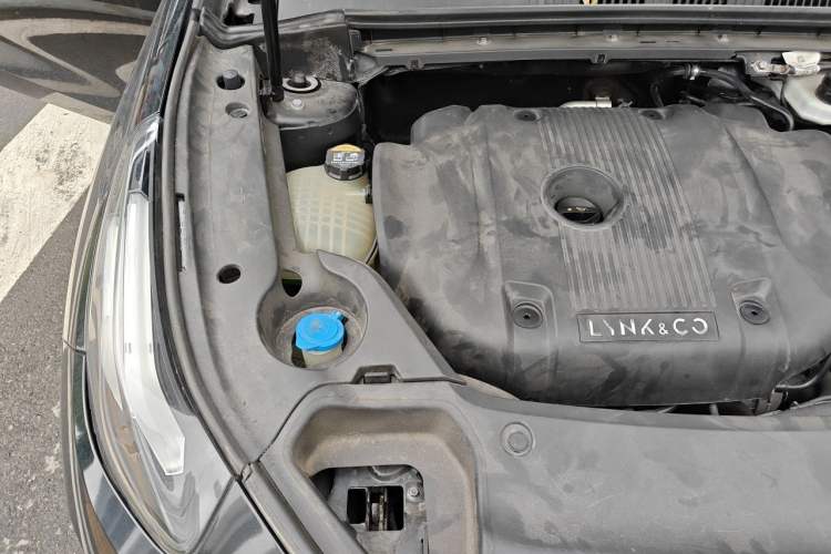 Used Lynk & Co 03 2019 2.0TD Automatic Trend Edition Engine Bay Right
