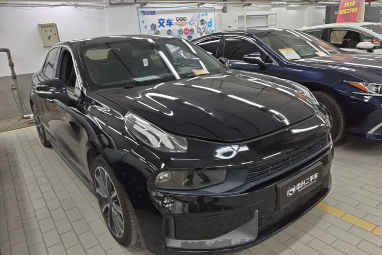 Used Lynk & Co 03 2019 2.0TD Automatic Trend Edition Front Right 45 Deg