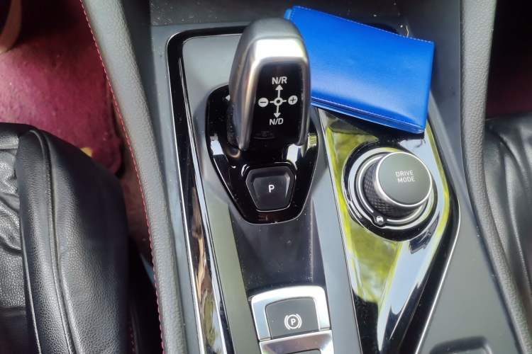 Used Lynk & Co 03 2019 1.5TD DCT JingPro Edition China VI Standard Gear Lever