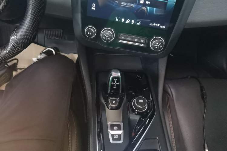 Used Lynk & Co 03 2019 2.0TD Automatic Trend Edition Gear Lever