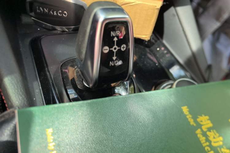 Used Lynk & Co 03 2019 1.5TD DCT JingPro Edition China VI Standard Gear Lever