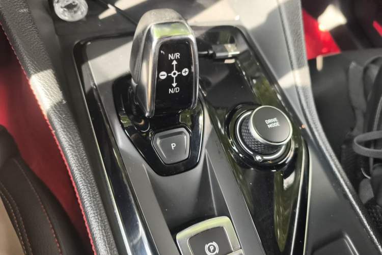 Used Lynk & Co 03 2019 1.5TD DCT JingPro Edition China VI Standard Gear Lever