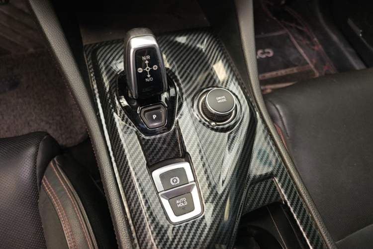 Used Lynk & Co 03 2019 1.5TD DCT JingPro Edition China VI Standard Gear Lever