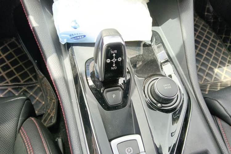 Used Lynk & Co 03 2019 1.5TD DCT JingPro Edition China VI Standard Gear Lever