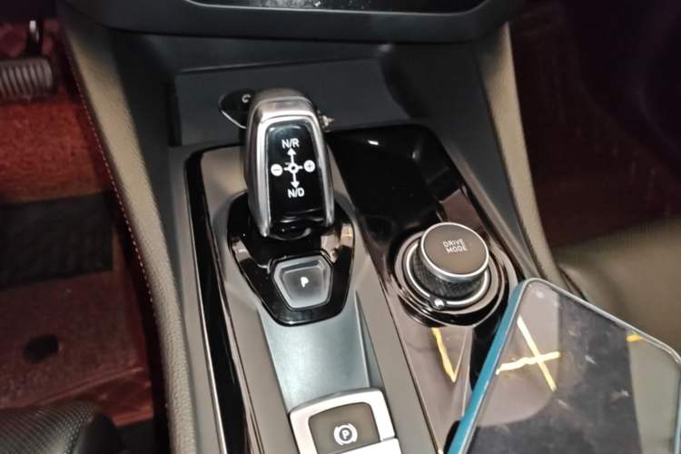 Used Lynk & Co 03 2019 2.0TD Automatic Trend Edition Gear Lever