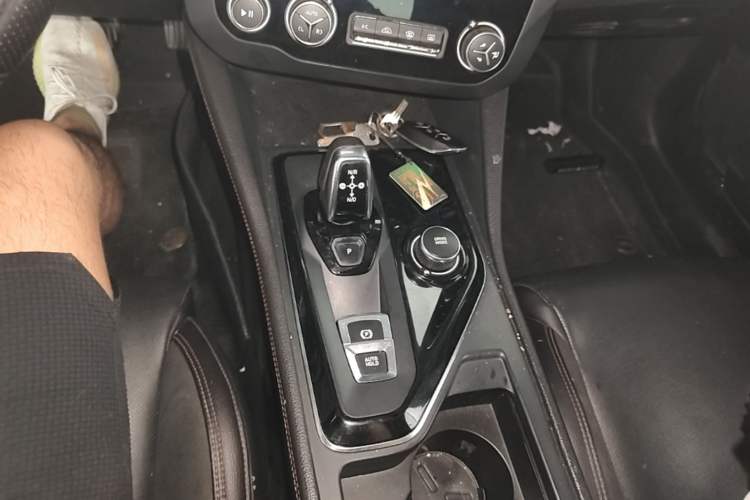 Used Lynk & Co 03 2019 1.5TD DCT JingPro Edition China VI Standard Gear Lever
