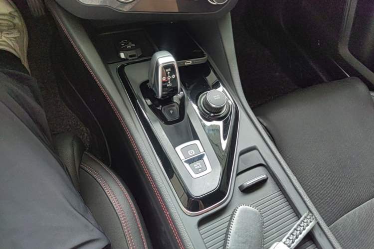 Used Lynk & Co 03 2019 1.5TD DCT Sport Edition China VI Standard Gear Lever
