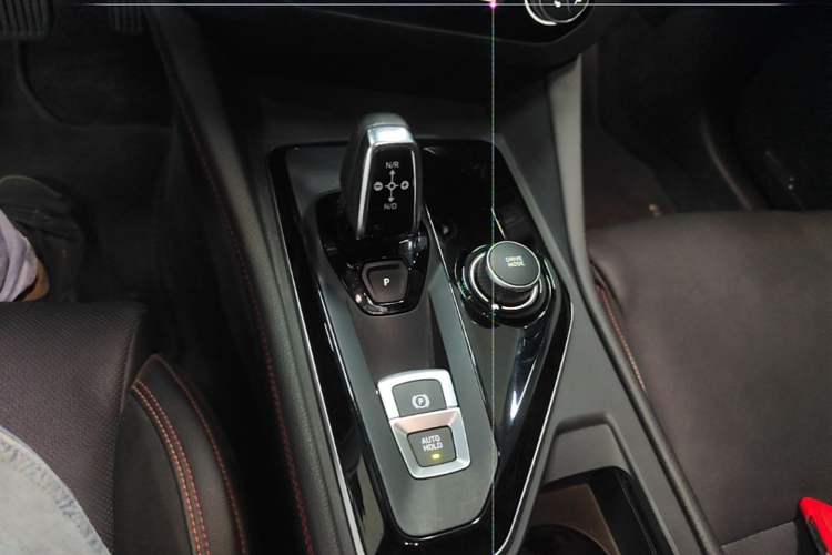 Used Lynk & Co 03 2019 1.5TD DCT JingPro Edition China VI Standard Gear Lever