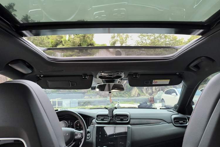 Used Lynk & Co 03 2019 1.5TD DCT Sport Edition China VI Standard Headliner