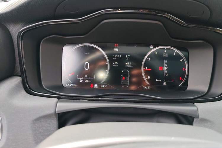 Used Lynk & Co 03 2019 2.0TD Automatic Trend Edition Instrument Cluster