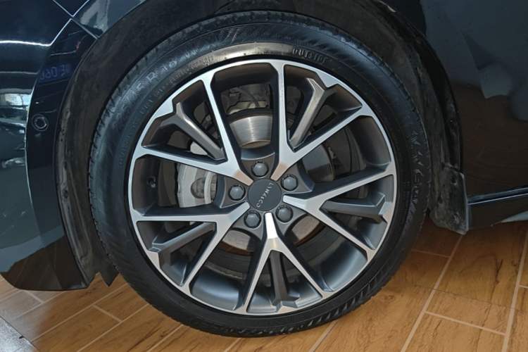 Used Lynk & Co 03 2019 1.5TD DCT JingPro Edition China VI Standard Left Front Wheel Hub