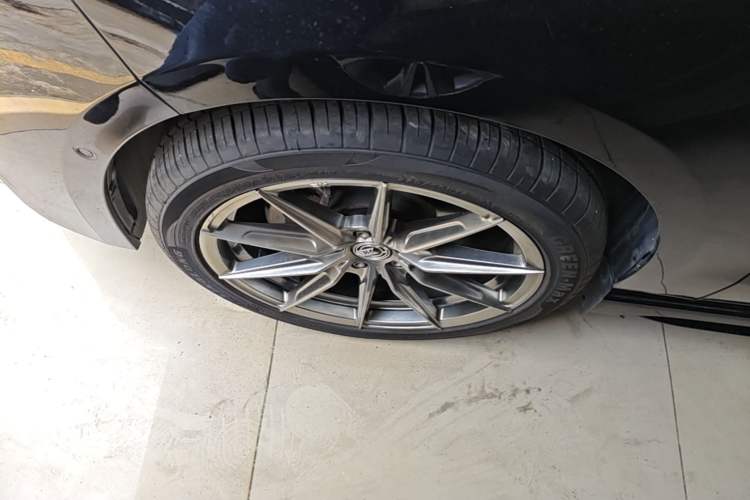 Used Lynk & Co 03 2019 1.5TD DCT JingPro Edition China VI Standard Left Front Wheel Hub
