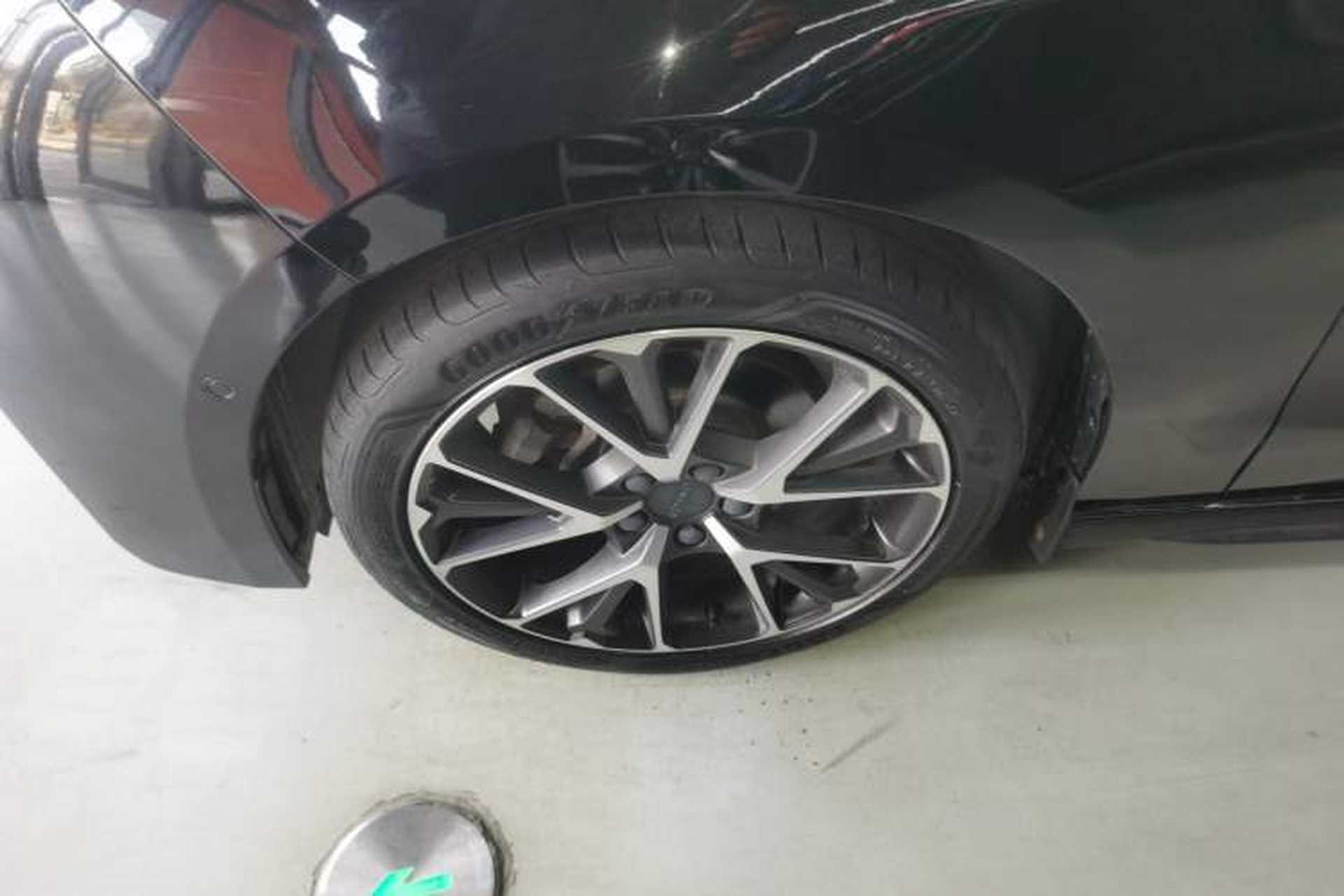Used Lynk & Co 03 2019 2.0TD Automatic Jing Pro Edition Left Front Wheel Hub