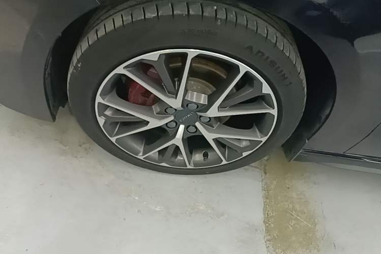 Used Lynk & Co 03 2019 1.5TD DCT JingPro Edition China VI Standard Left Front Wheel Hub