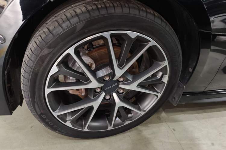 Used Lynk & Co 03 2019 1.5TD DCT JingPro Edition China VI Standard Left Front Wheel Hub