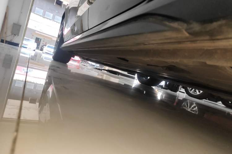 Used Lynk & Co 03 2019 2.0TD Automatic Jing Pro Edition Left Side Sill
