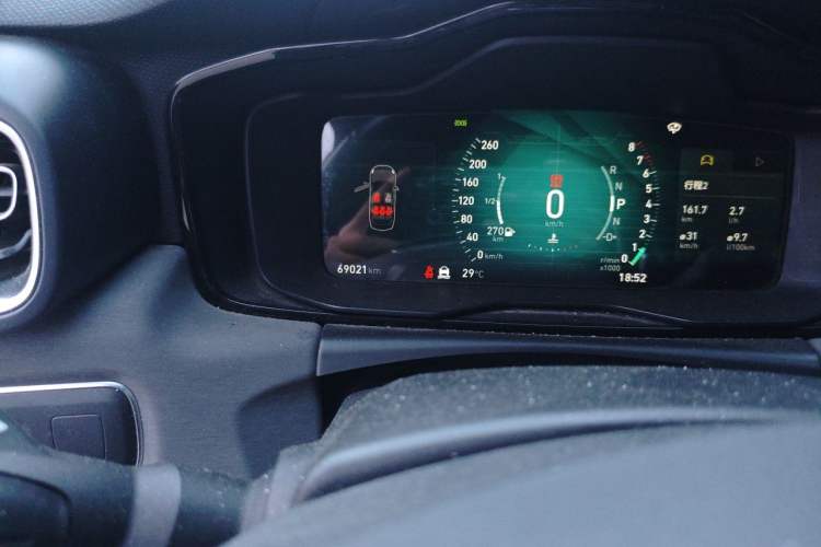 Used Lynk & Co 03 2019 1.5TD DCT JingPro Edition China VI Standard Odometer Close Up